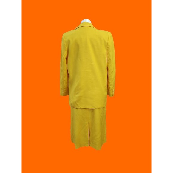 1980's Golden Yellow Saddlebred Linen Skirt Suit - Picture 8 of 16